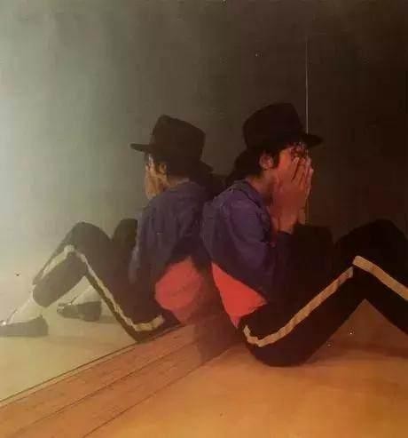 迈克尔杰克逊去世时几十岁（12年前迈克尔杰克逊去世）(8)