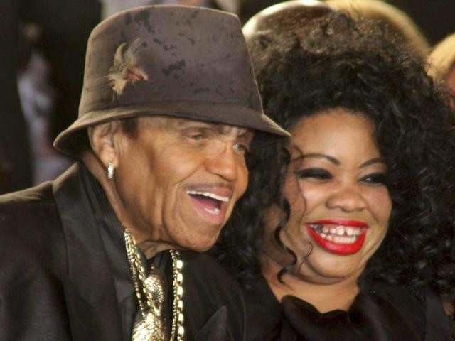 迈克尔杰克逊去世时几十岁（12年前迈克尔杰克逊去世）(19)