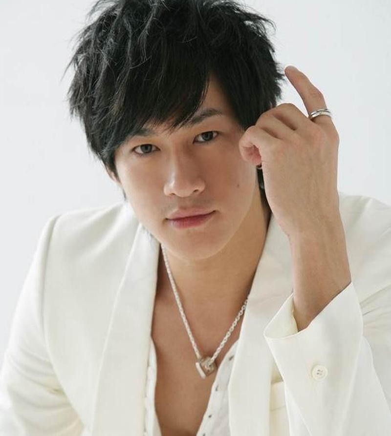 何润东个人资料简介（何润东，娶个普通人当妻子，就是我这一生中最正确的决定）