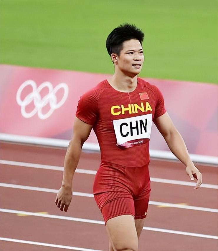 “亚洲飞人”苏炳添个人资料简介：出身广东中山农村，对妻儿有愧疚