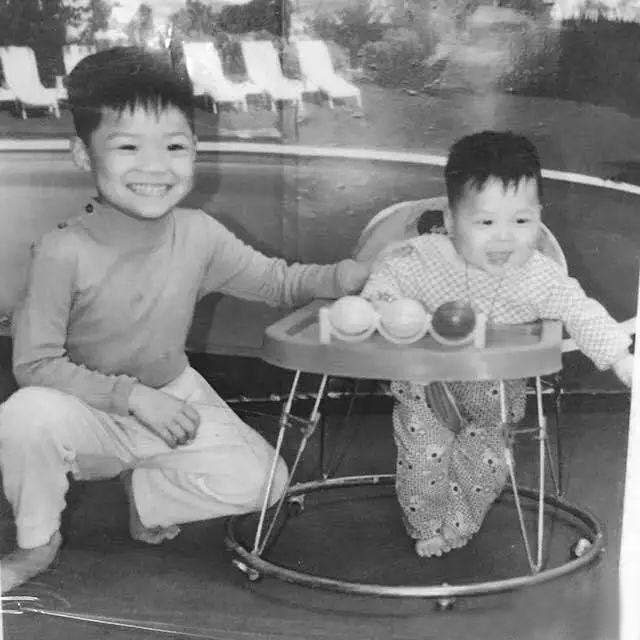 “亚洲飞人”苏炳添个人资料简介：出身广东中山农村，对妻儿有愧疚