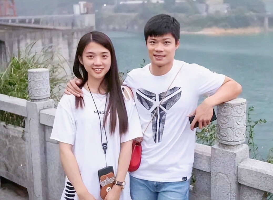 “亚洲飞人”苏炳添个人资料简介：出身广东中山农村，对妻儿有愧疚