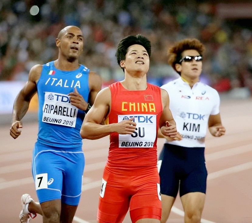 “亚洲飞人”苏炳添个人资料简介：出身广东中山农村，对妻儿有愧疚