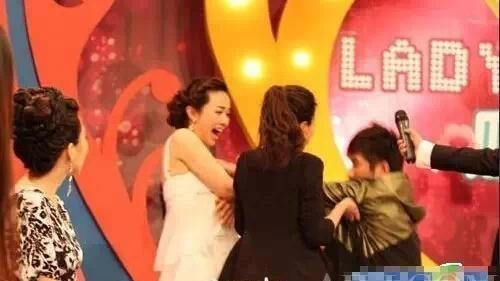 郭富城老婆方媛资料(郭富城娇妻晒健身照)