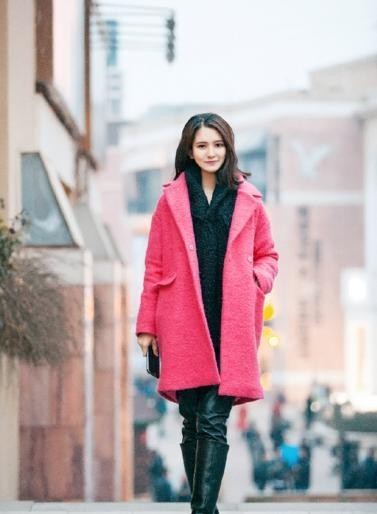 还记得打狗棍中的哑巴格格吗？被指和张天爱丫鬟像，如今变白富美