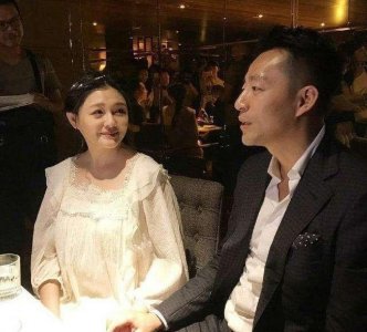 ​大S和陈建州“勾腿抱”：丈夫不在时候，和前任应该避嫌吗？