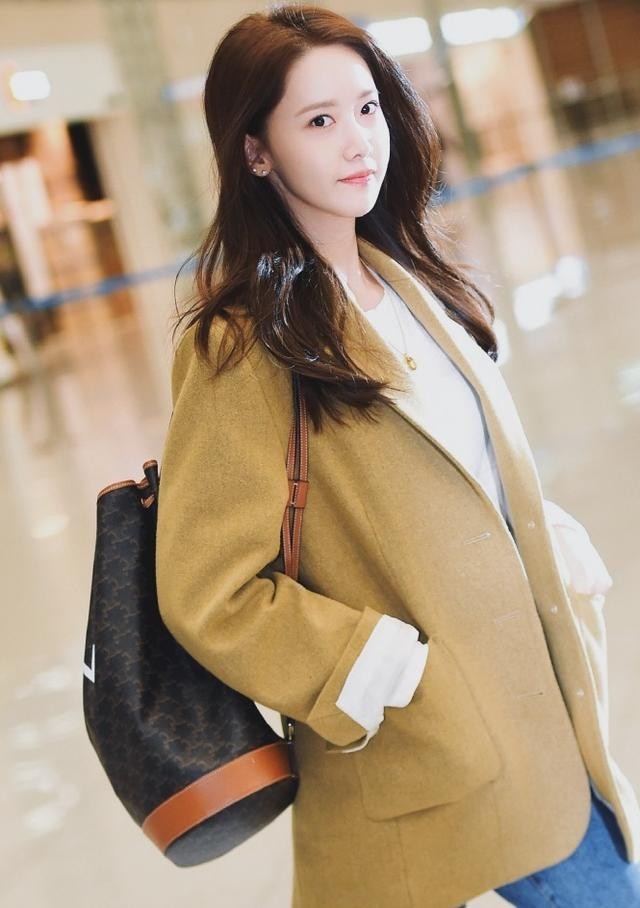 林允和林允儿什么关系（24岁林允同框29岁林允儿）