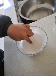 ​非牛顿流体如何做（如何制作非牛顿流体）