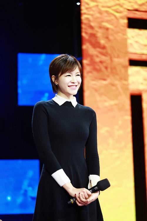 李艾主持的节目