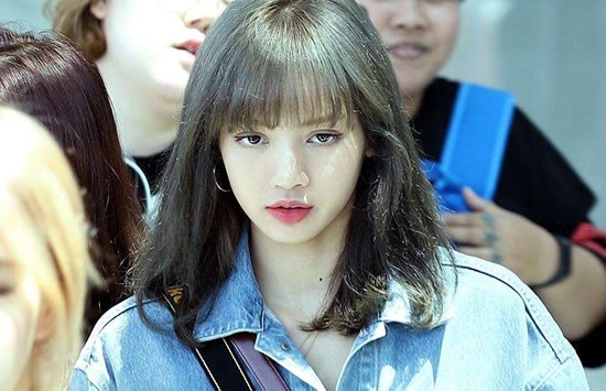 泰国lisa资料身高、家世背景  外国人爸爸是继父