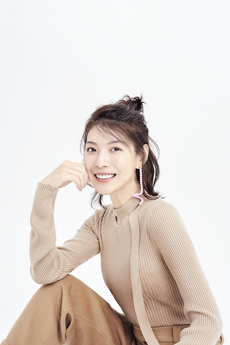 栗坤个人资料写真作品