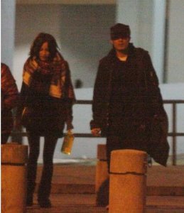 ​香港歌手周柏豪与8年女友秘密结婚 好男人婚后不想老婆辛苦工作