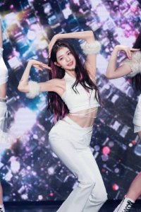 ​哇哦！韩国天菜美女张元英蛮腰大长腿 太诱人