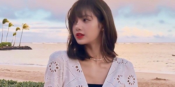 lisa多高多重三围资料 芭比娃娃脸型很迷人