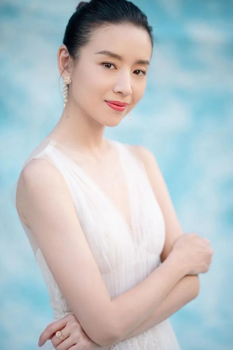 董洁个人最美的照片(童年女神董洁到底有多美)