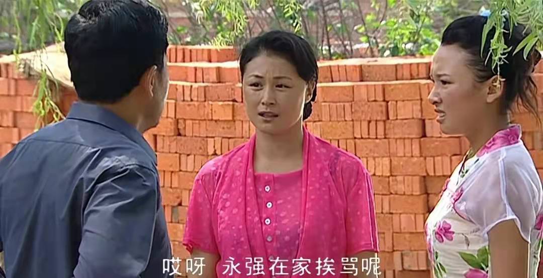 谢大脚个人资料简介(为赵本山“毁美貌”,为弟弟不生育,“谢大脚”于月仙生前有多苦)