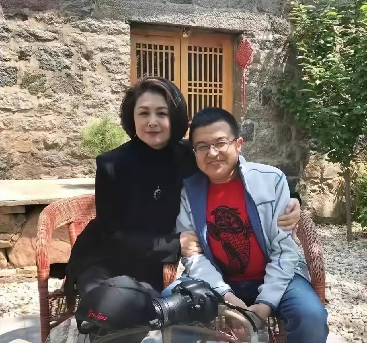 谢大脚个人资料简介(为赵本山“毁美貌”,为弟弟不生育,“谢大脚”于月仙生前有多苦)