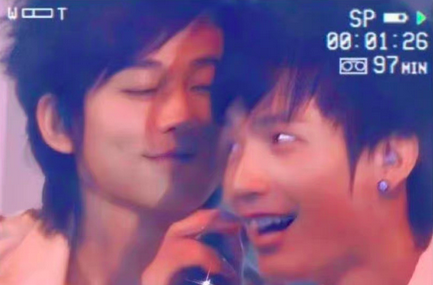 苏醒晒和陈楚生合照