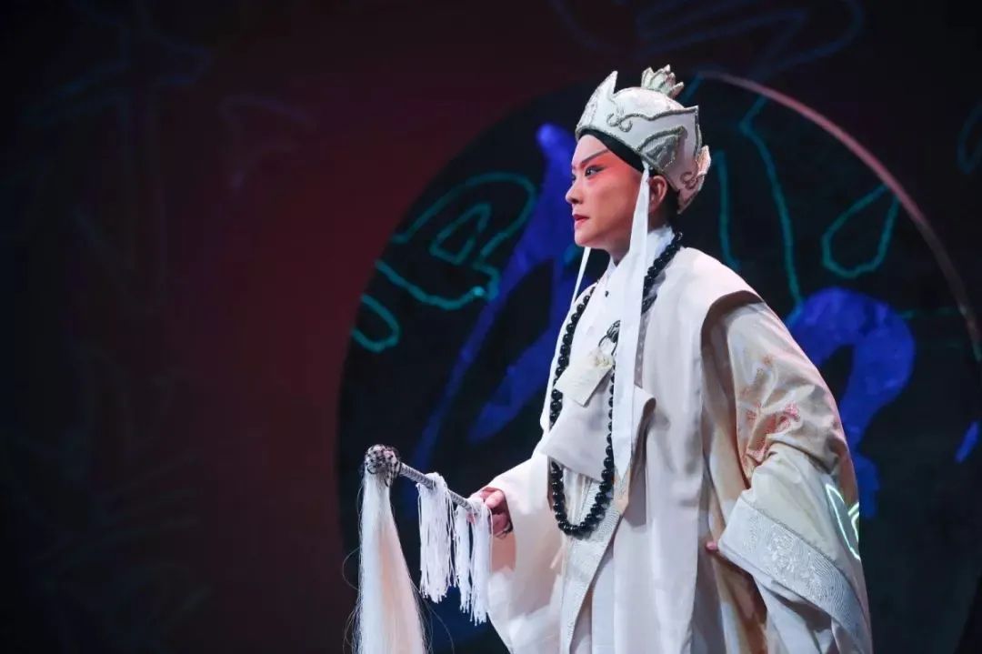 王佩瑜:当今“第一女老生”,被人批评假借传承京剧之名到处捞金