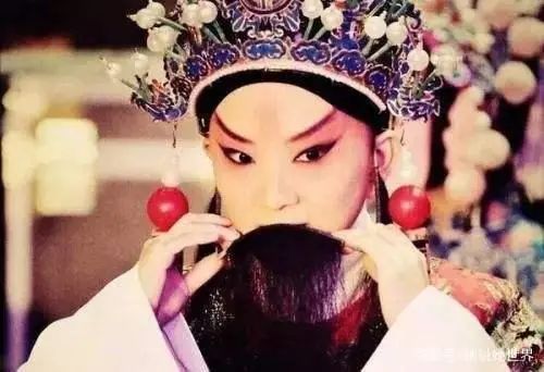 王佩瑜:当今“第一女老生”,被人批评假借传承京剧之名到处捞金