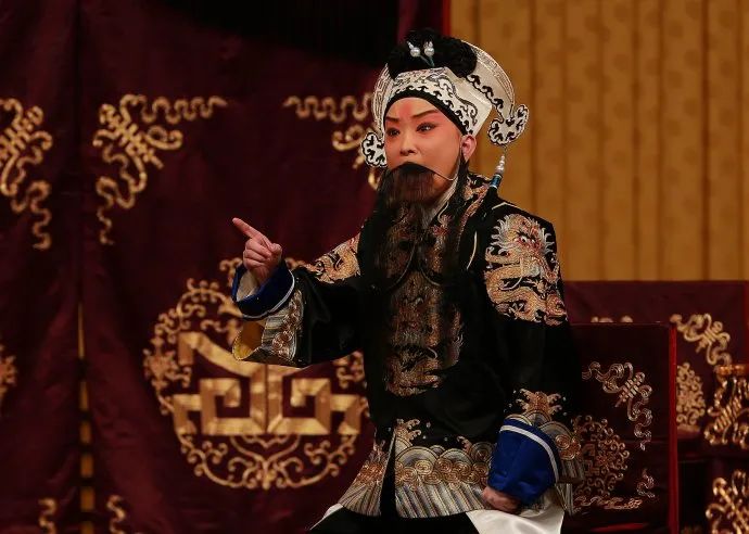 王佩瑜:当今“第一女老生”,被人批评假借传承京剧之名到处捞金