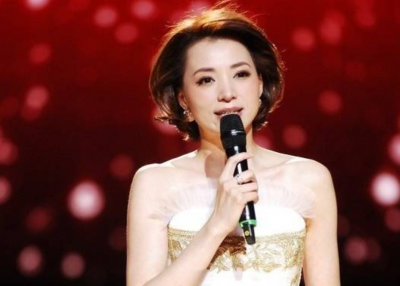 ​董卿个人资料(董卿流泪坦言：时至今日，我依然极度自卑，但我选择与自己和解)