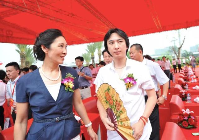 王健林现在的妻子（王健林背后的女人）(9)