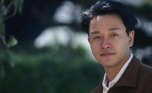 张国荣为什么会坠楼（巨星张国荣死因真相）(1)_