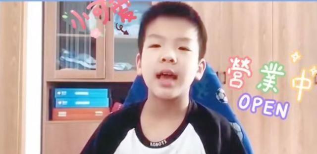 黄圣依杨子夫妇同框拍大片，牵手相依互动亲密，有意破不和传言？