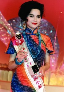 “没500万不嫁”到50岁仍单身，曾嫌吴京穷的樊亦敏，可曾后悔？