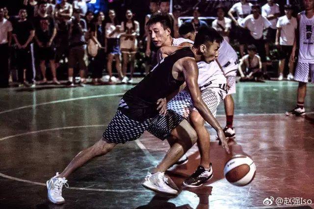 杨毅身高，主持人杨健身高(体育主持人杨健去哪了)