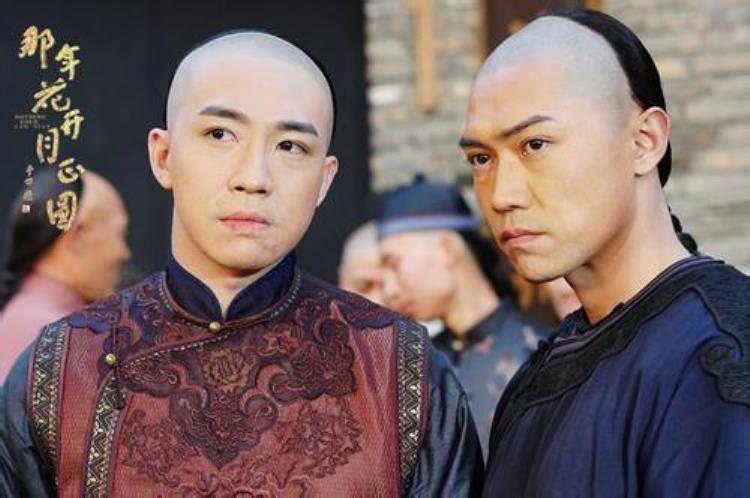 周冬雨下巴的疤痕怎么弄得「素颜的周冬雨下巴现3厘米疤痕而今才知道杨幂爱照半边脸的原因」