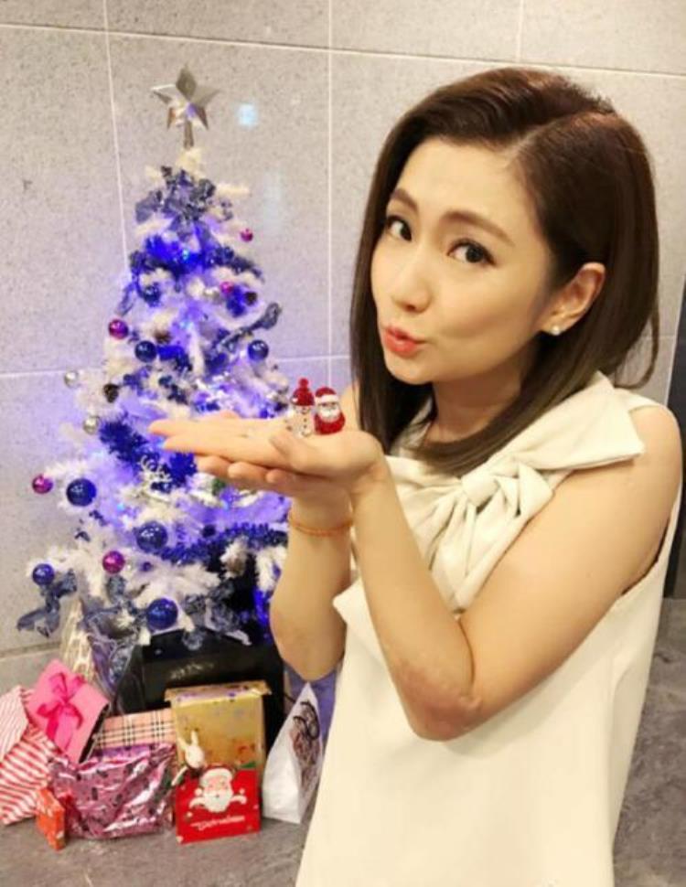 周冬雨下巴的疤痕怎么弄得「素颜的周冬雨下巴现3厘米疤痕而今才知道杨幂爱照半边脸的原因」