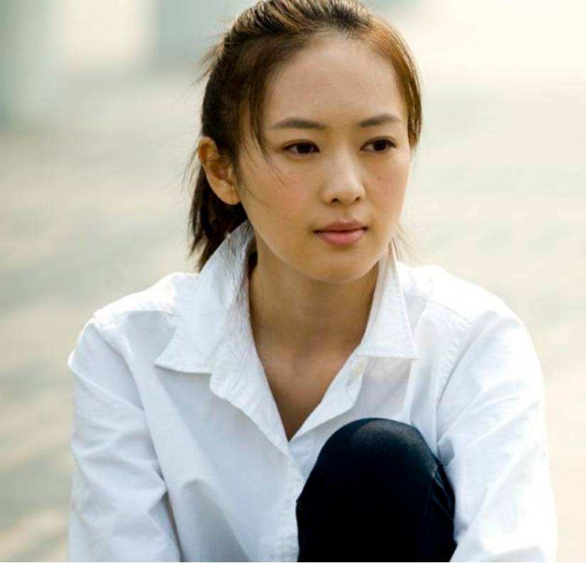 童瑶个人资料简介及家世（用18年撕丑闻标签，被大17岁老公苦追，童瑶的人生远比电视剧精彩）