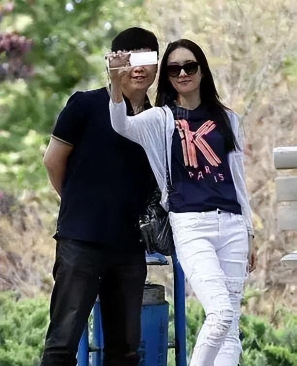 童瑶个人资料简介及家世（用18年撕丑闻标签，被大17岁老公苦追，童瑶的人生远比电视剧精彩）