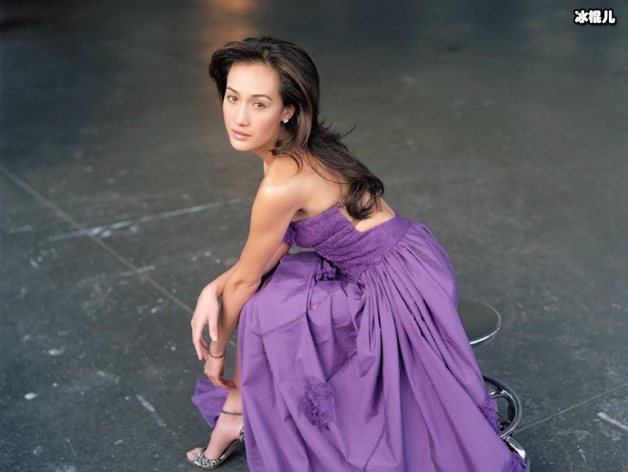 李美琪被偷拍不雅动作，网友惊呼明星也有出丑的时候