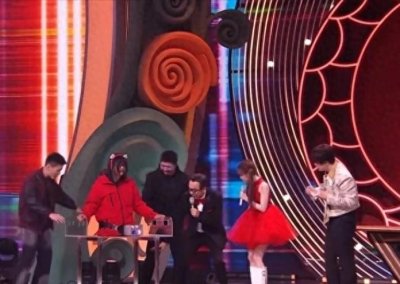 ​湖南卫视春晚魔术表演失误，现场状况引关注