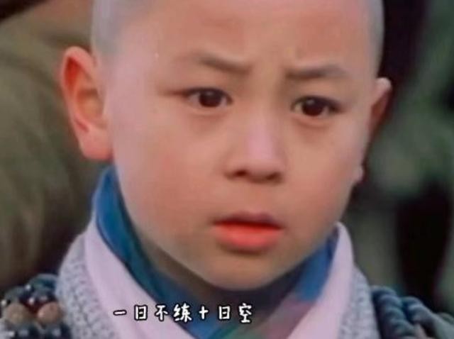 释小龙年轻美照(释小龙老婆带女儿出游被拍)(7)