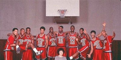 ​《篮板球》：篮球让小镇脱离困境，改变小镇的命运