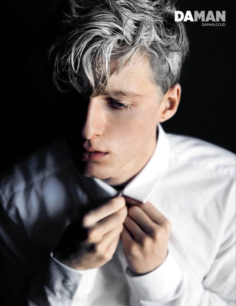 佩德罗·科利亚个人资料写真作品