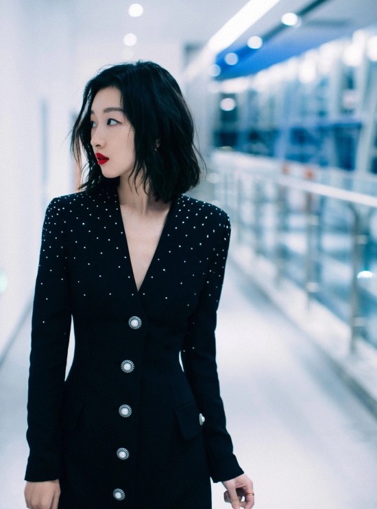 单眼皮也能出美女:周冬雨