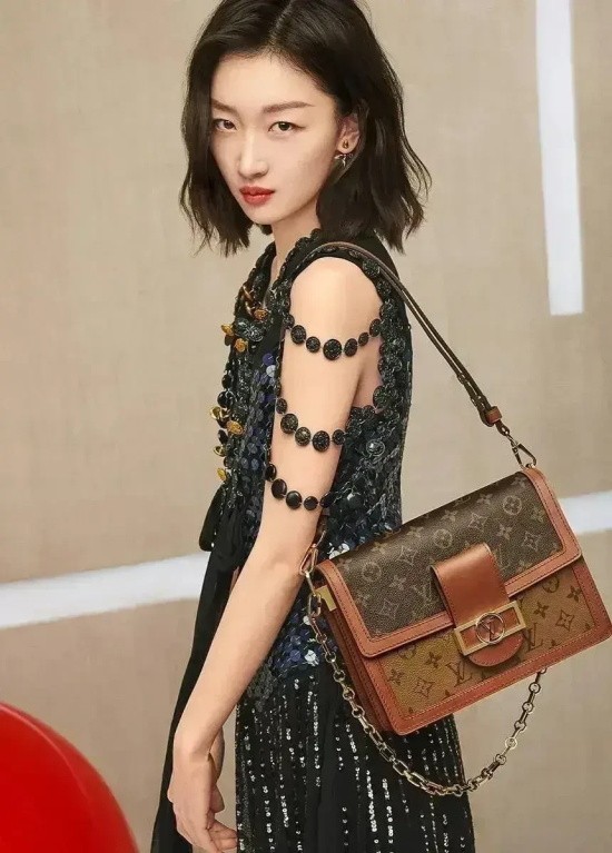 单眼皮也能出美女:周冬雨