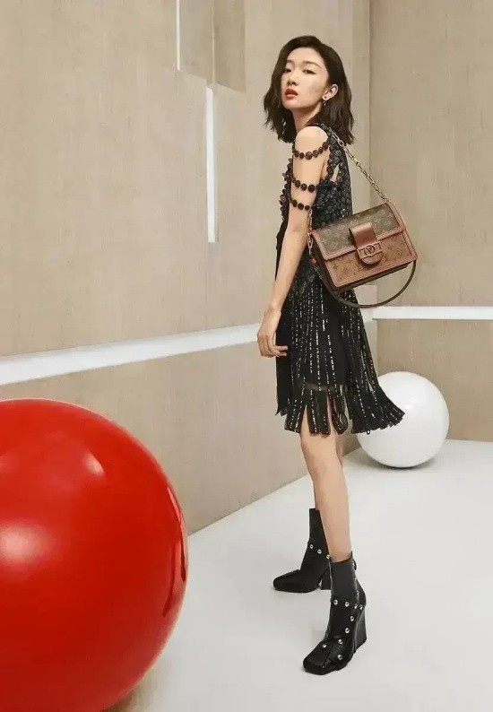 单眼皮也能出美女:周冬雨