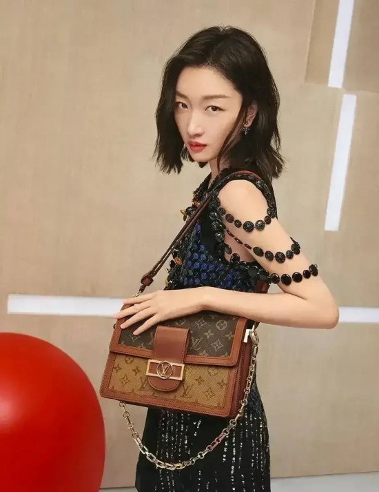 单眼皮也能出美女:周冬雨