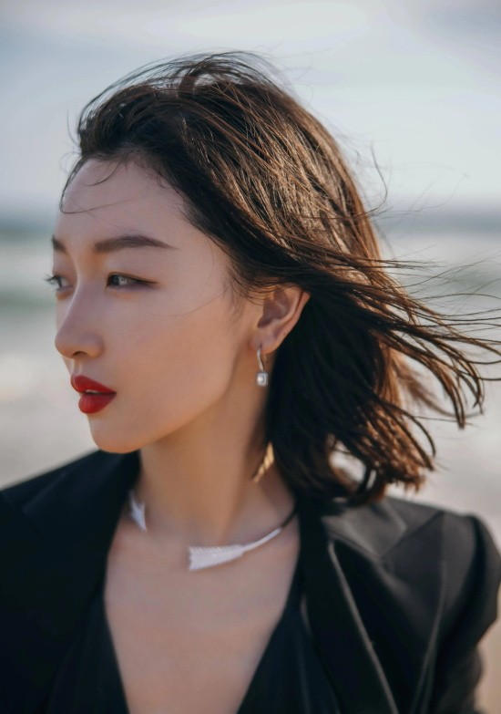 单眼皮也能出美女:周冬雨