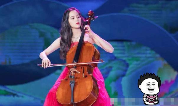 欧阳娜娜演奏大提琴,被赞不演戏就能美到窒息,获全场观众好评