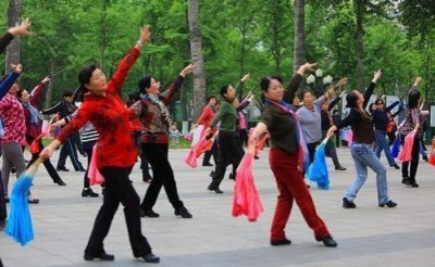 ​如今的中国老太太和美国老太太