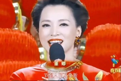 ​董卿主持春晚13年为何突然离开？