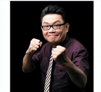 ​周星驰悼念石班瑜！他曾差点被星爷换掉，为新白娘子16个角色配音