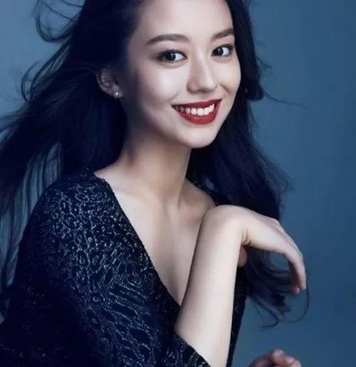 郎朗老婆吉娜爱丽丝个人资料家世背景生活照,吉娜爱丽丝是中国人